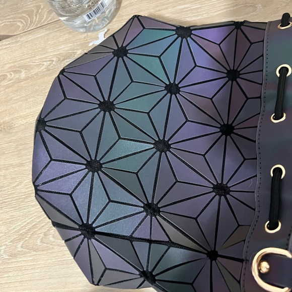 BRAND NEW NEVER WORN…No label brand bag … Reflective … .. - Picture 6 of 7